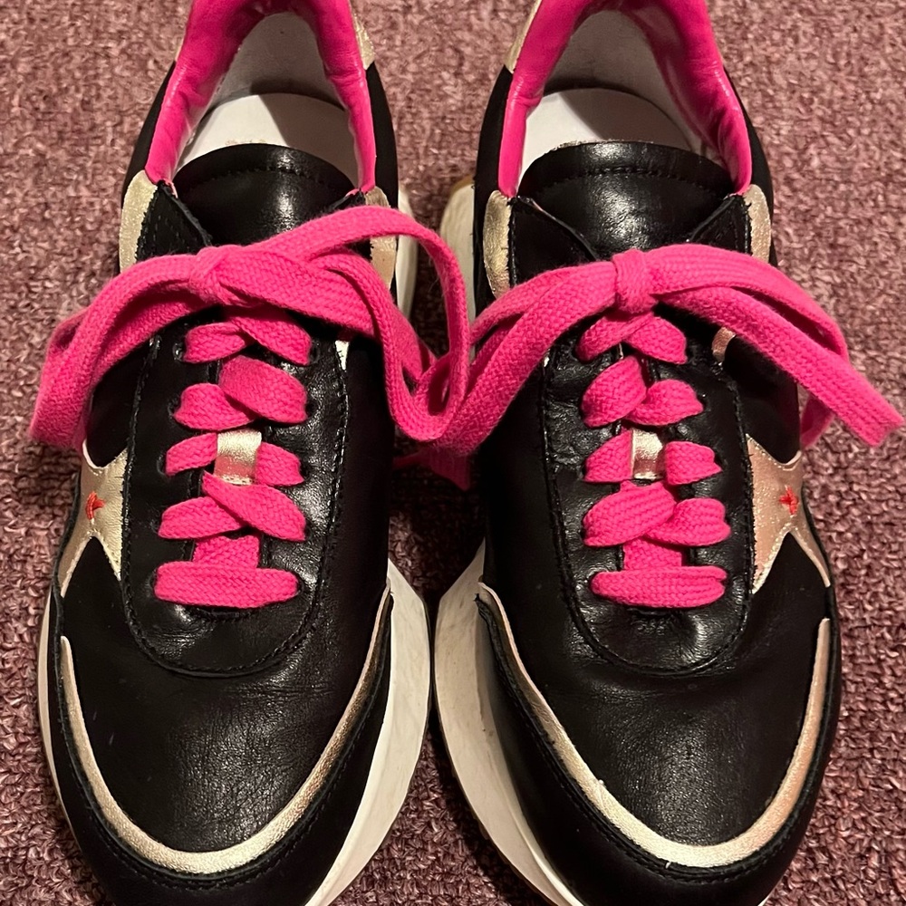 L’Idea by Lori Black and Pink Women's Sneakers